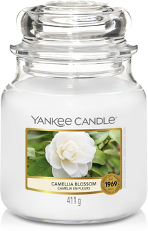 Yankee Candle Geurkaars Medium Camellia Blossom - 13 cm / ø 11 cm