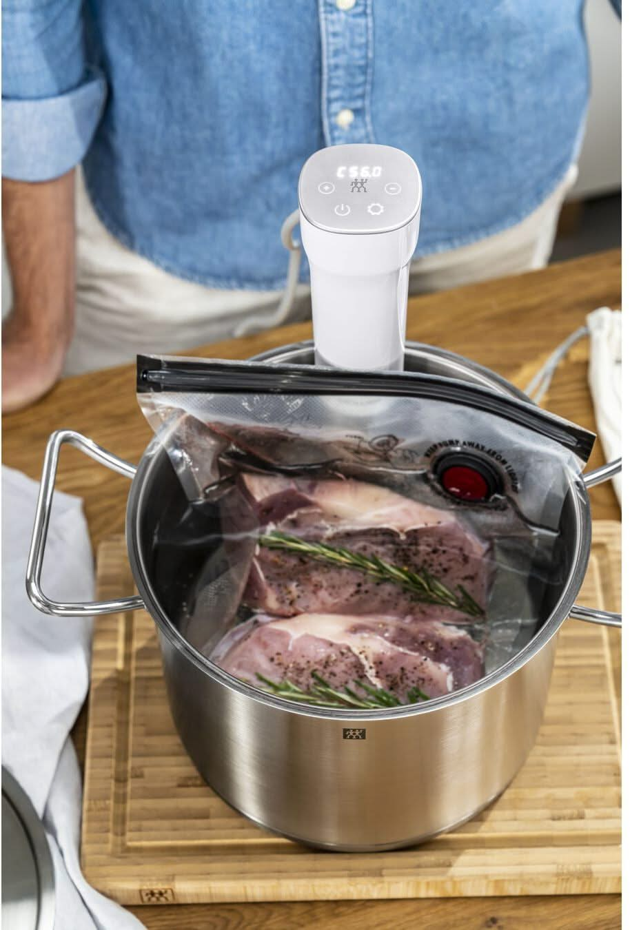 Zwilling Sous Vide Stick Enfinigy - Réglage précis de la température - IPX7 étanche - Noir