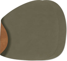 LIND DNA Placemats Nupo - Leer - Army Green / Nature - Curved - dubbelzijdig - 44 x 37 cm - 2 Stuks