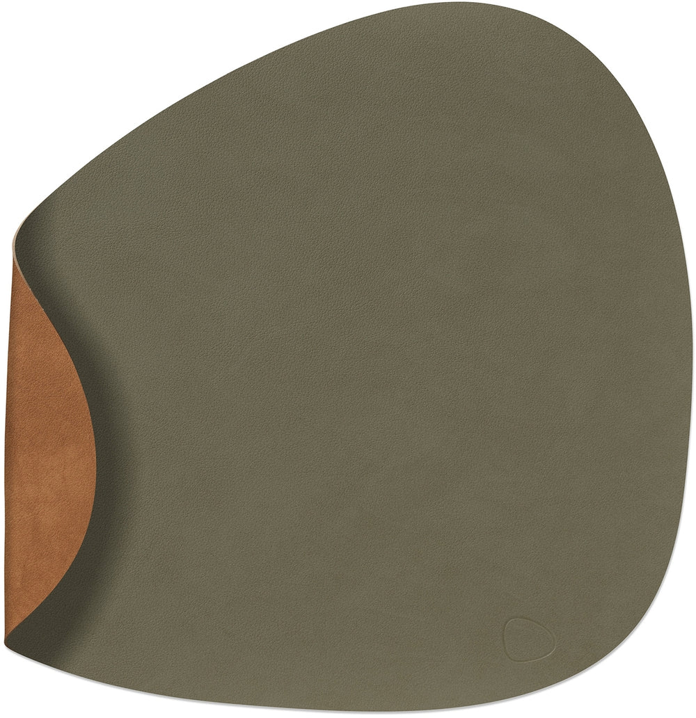 LIND DNA Placemats Nupo - Leer - Army Green / Nature - Curved - dubbelzijdig - 44 x 37 cm - 2 Stuks