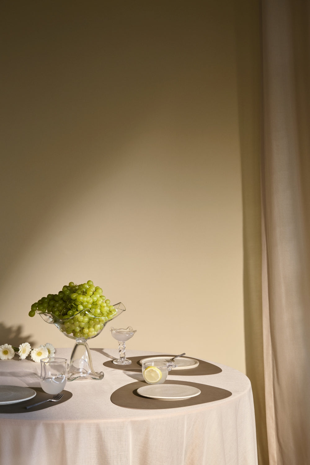 LIND DNA Placemats Nupo - Leer - Flint Grey - Curved - 44 x 37 cm - 2 Stuks