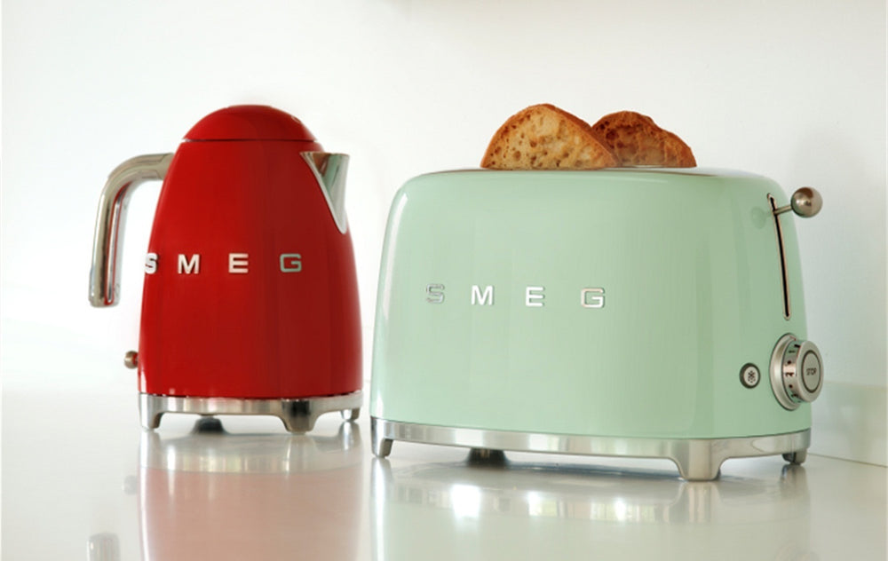 SMEG Waterkoker - 2400 W - rood - 1.7 liter - KLF03RDEU