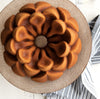 Nordic Ware Turban Moule à pâtisserie Magnolia Bundt Pan Cuivre ø 25 cm / 2,4 litres