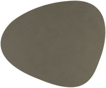 LIND DNA Placemat Nupo - Leer - Army Green - 44 x 37 cm