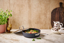 Beka Hapjespan / Sauteerpan met deksel en lange greep Maestro Alu ø 24 cm - keramische anti-aanbaklaag