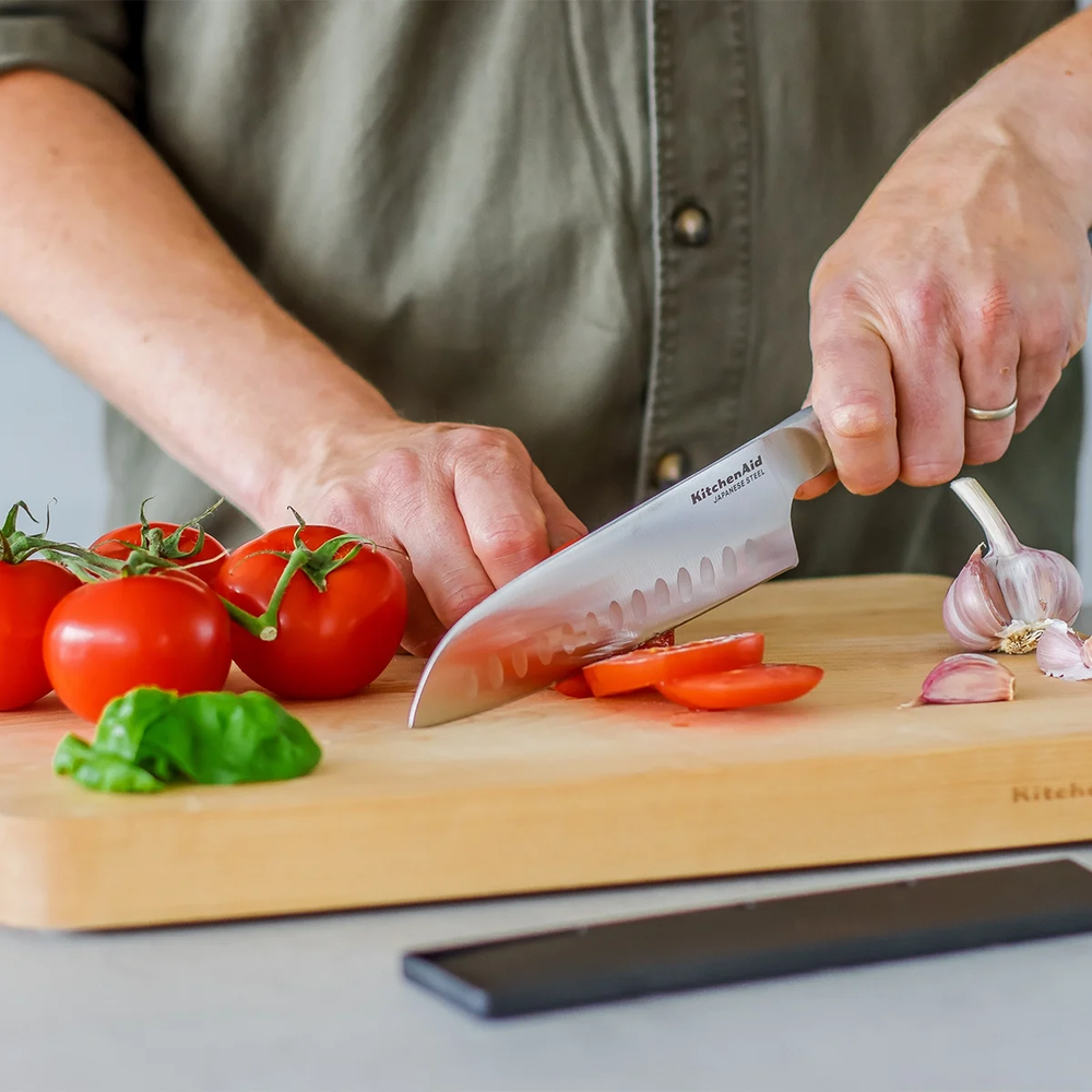 Couteau KitchenAid Santoku Gourmet 18 cm + protège-lame offert