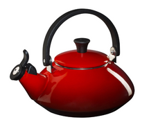 Le Creuset Bouilloire Sifflante Zen - Rouge Cerise - 1,5 litre -compatible induction-