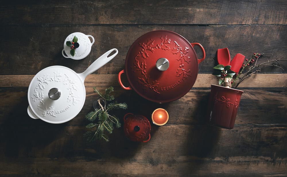 Le Creuset Poêle Marmite avec Bouton Doré - Holly Christmas - Blanc - ø 26 cm / 4,1 Litre