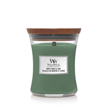 Bougie Parfumée WoodWick Medium Feuilles de Menthe & Chêne - 11 cm / ø 10 cm