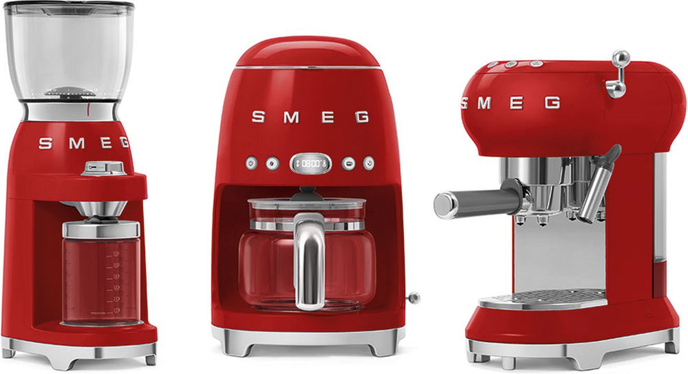 SMEG Koffiezetapparaat  - 1050 W - rood - 1.4 liter - DCF02RDEU