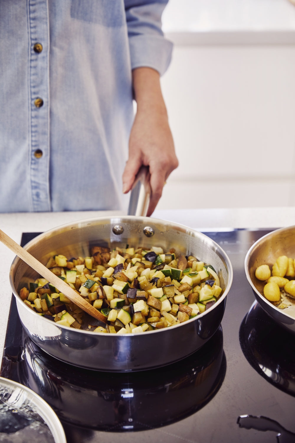 Beka Hapjespan met glazen deksel - Sauteerpan - Cicla - RVS - ø 24 cm - zonder anti-aanbaklaag - geschikt voor alle warmtebronnen