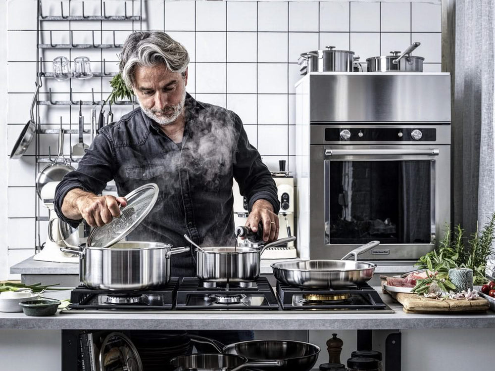 KitchenAid Pannenset Multi-Ply Stainless Steel 6 -delig - Kookpan ø 20, 24 cm, Steelpan ø 16 cm & Koekenpan ø 24 cm + Koekenpan Classic Forged ø 24 & 28 cm